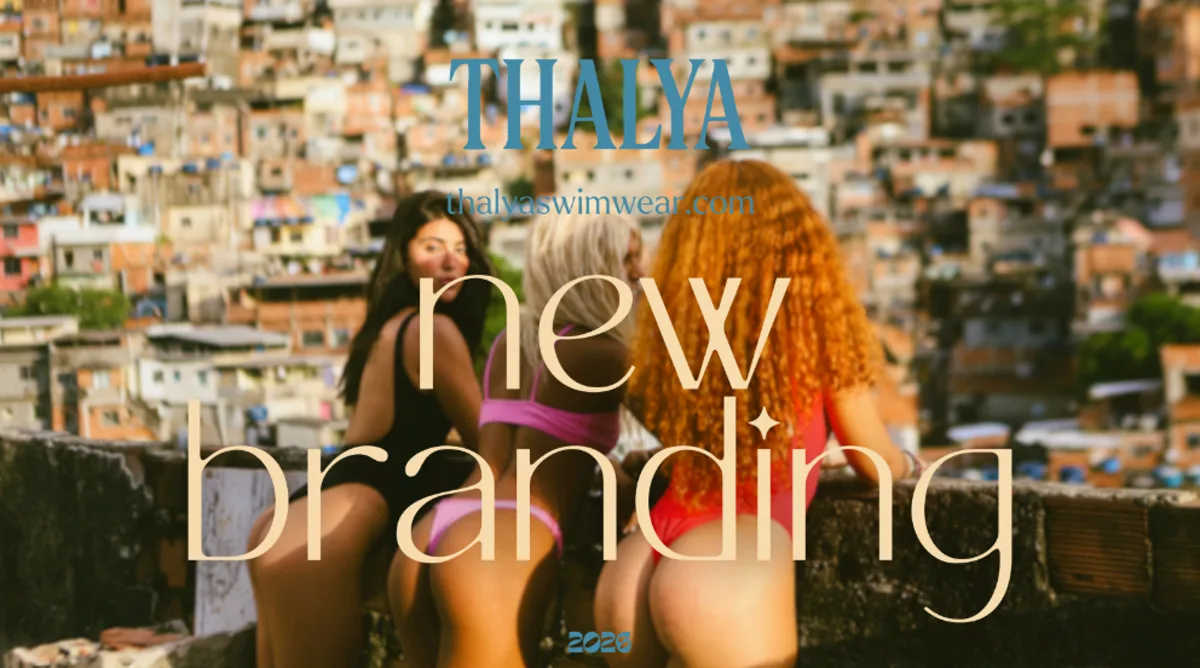 Anúncio do novo branding da Thalya Swimwear com a logomarca sobre a paisagem do Rio de Janeiro